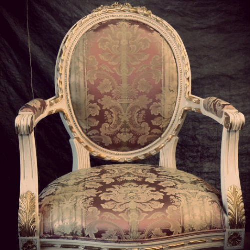 Réalisation: chaise style Louis XVI avec feuilles d'or